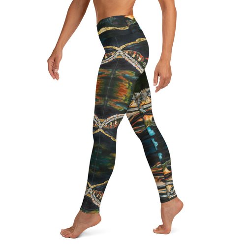 Gator on Log with Reflection Pattern Yoga Leggings