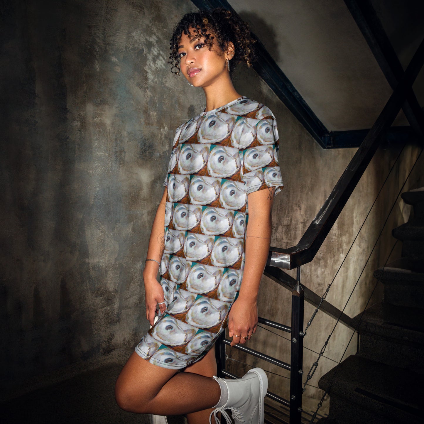 Oyster shells II T-shirt dress